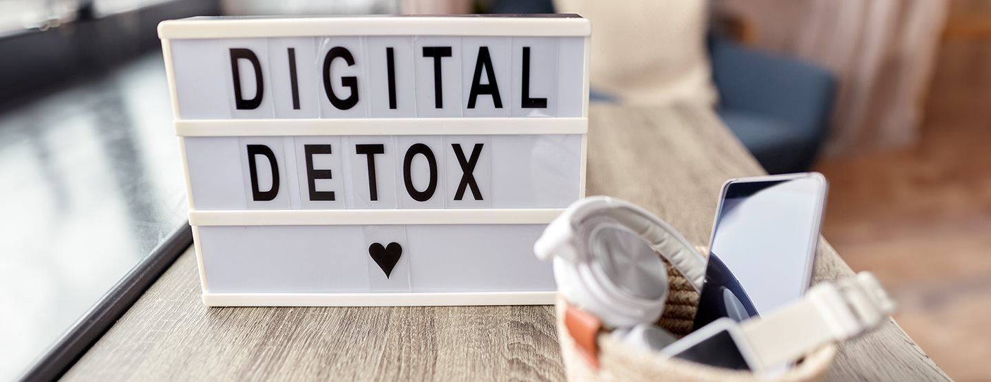 Kako funkcioniše digitalna detoksikacija i šta nam donosi