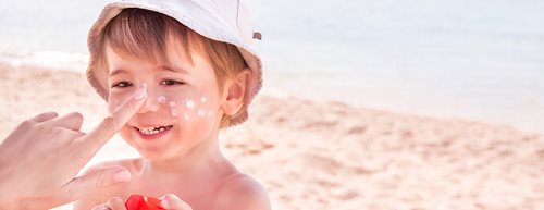 UV-zaštita i krema za sunčanje za bebe i djecu: savjeti dermatologinje