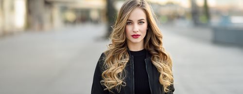 Chai blending: trend bojenja kose za istaknute pramenove