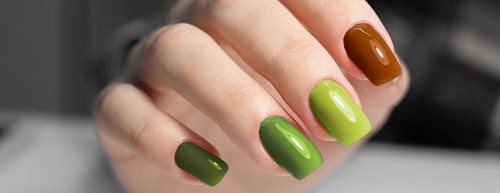 Square Stone nokti: ovaj manikir u prirodnim tonovima volimo u 2026. godini.