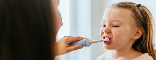 Električna četkica za zube: je li bolji izbor za djecu?